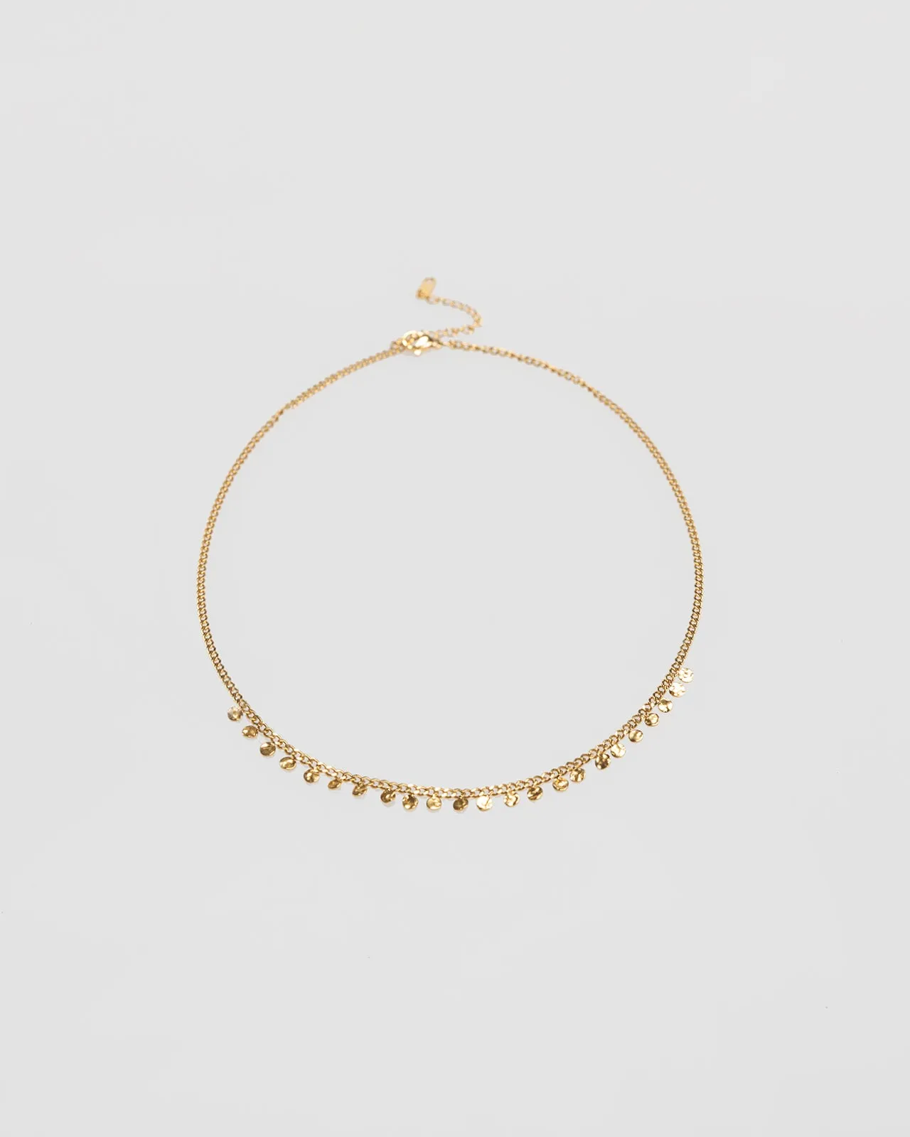 Collar con abalorios color oro