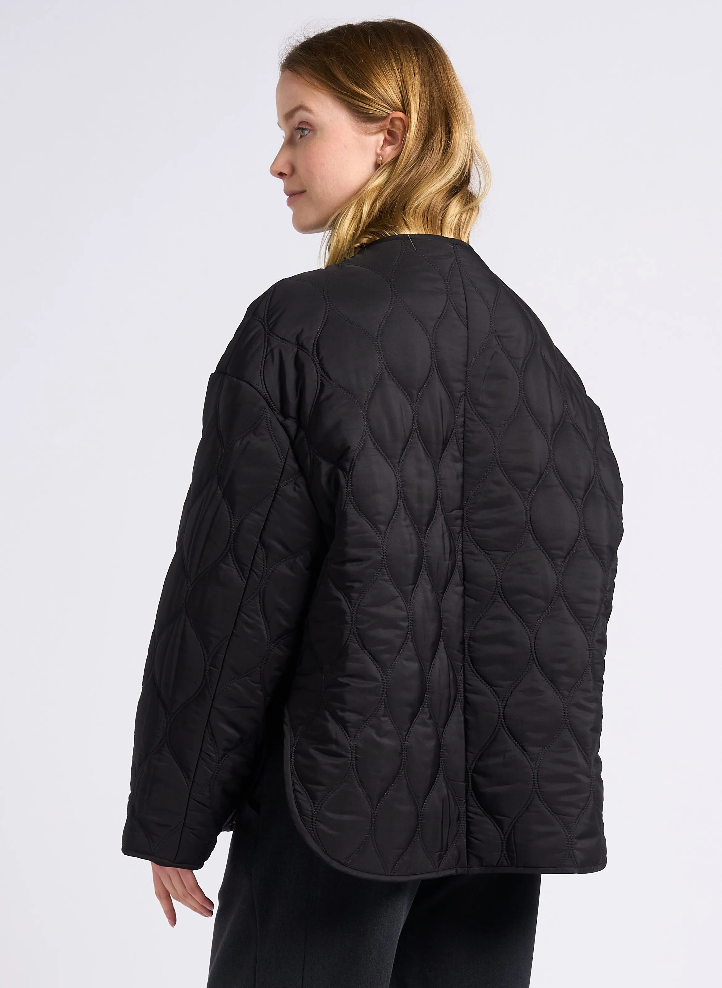 SUNCOO EVAN - Chaqueta acolchada con cuello redondo estampado de leopardo en negro